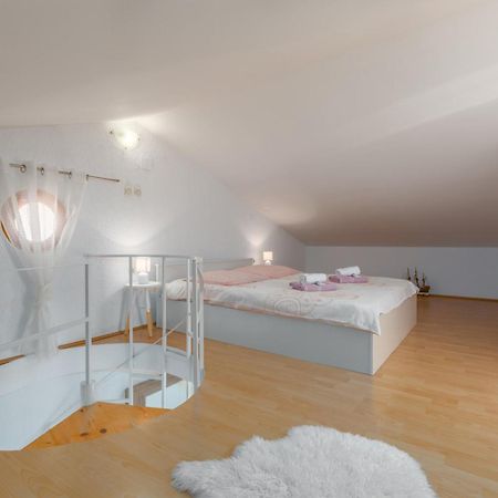 Apartment Leni Near Beach Пореч Екстер'єр фото